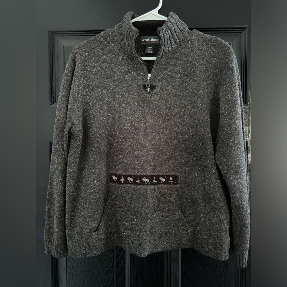 Woolrich petite large half zip. Lightly worn like new. Grey with holiday print.